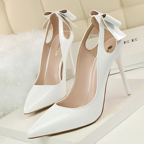 Pointed high heels stiletto