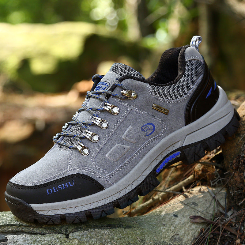 New outdoor mountaineering shoes