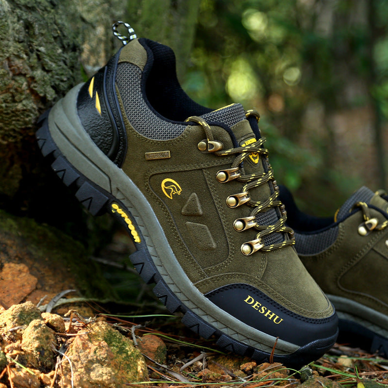 New outdoor mountaineering shoes