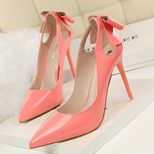 Pointed high heels stiletto